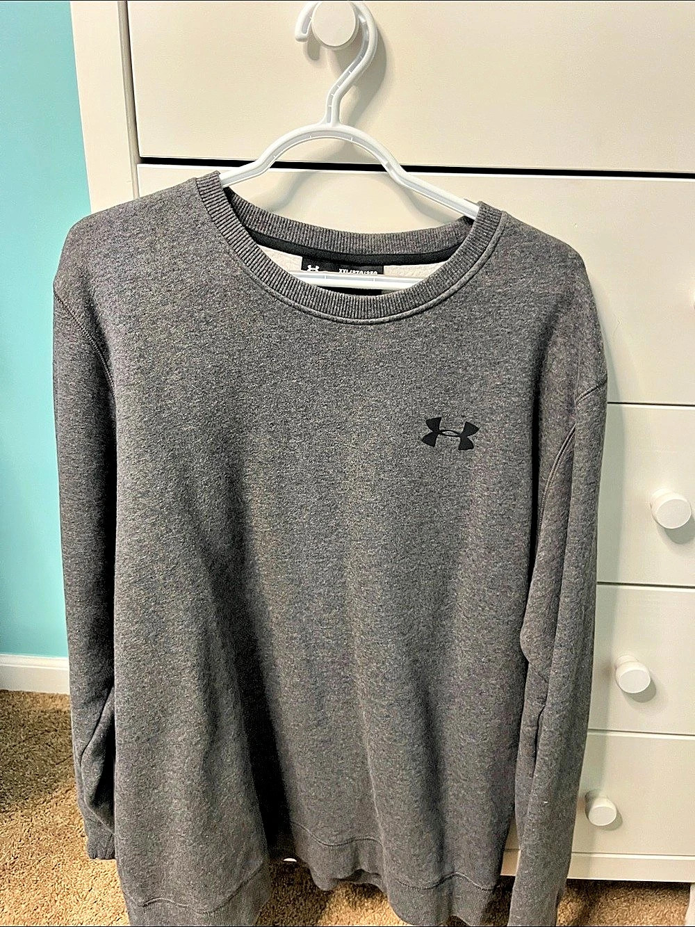 Under Armour Men's Long Sleeve sweatshirt in Gray